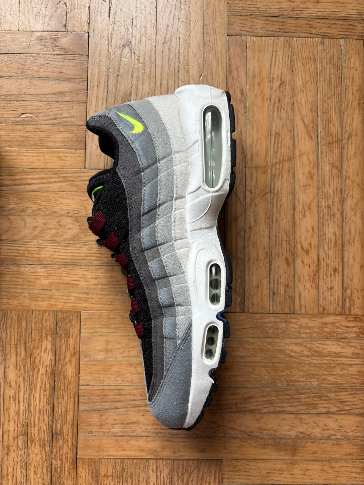 Nike Air Max 95 Gris Noir Vert Fluo | Sneakers Vintage - 44