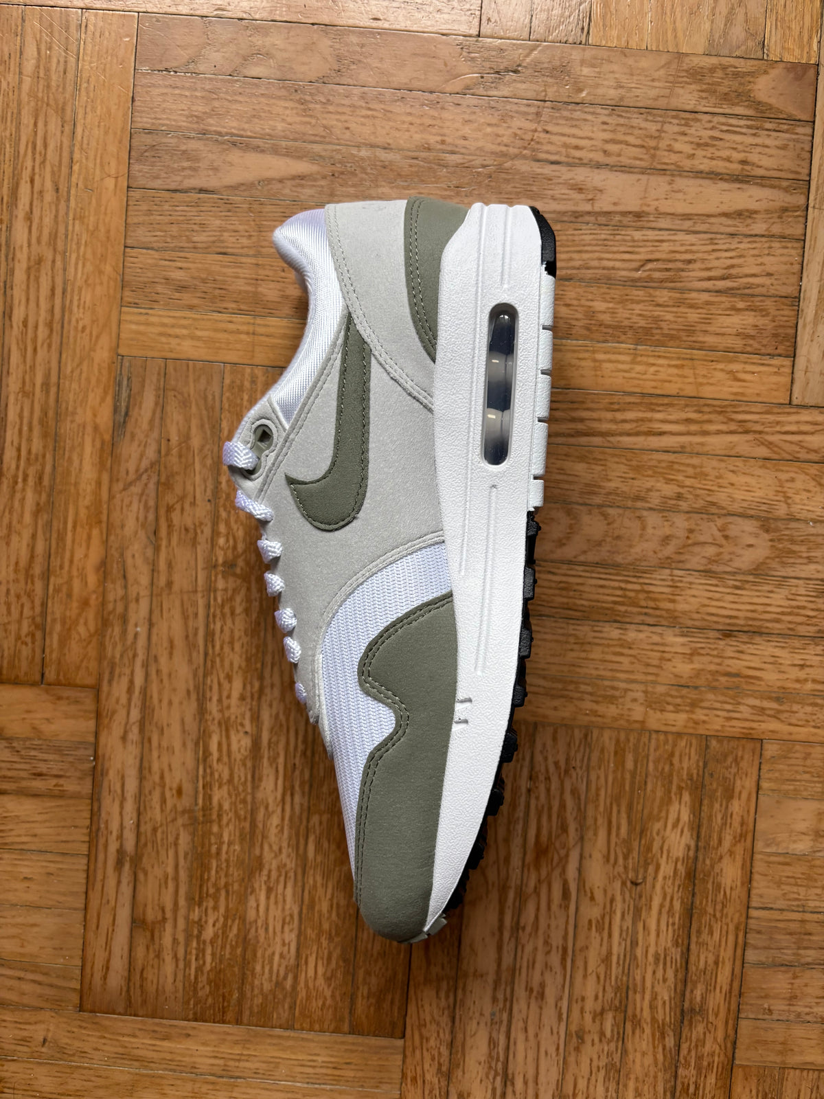 Nike Air Max 1 Vert Kaki Beige | Sneakers Rétro - 40