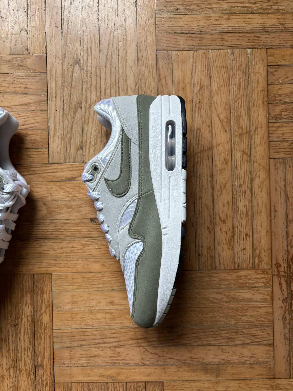 Nike Air Max 1 Vert Kaki Beige | Sneakers Rétro - 40