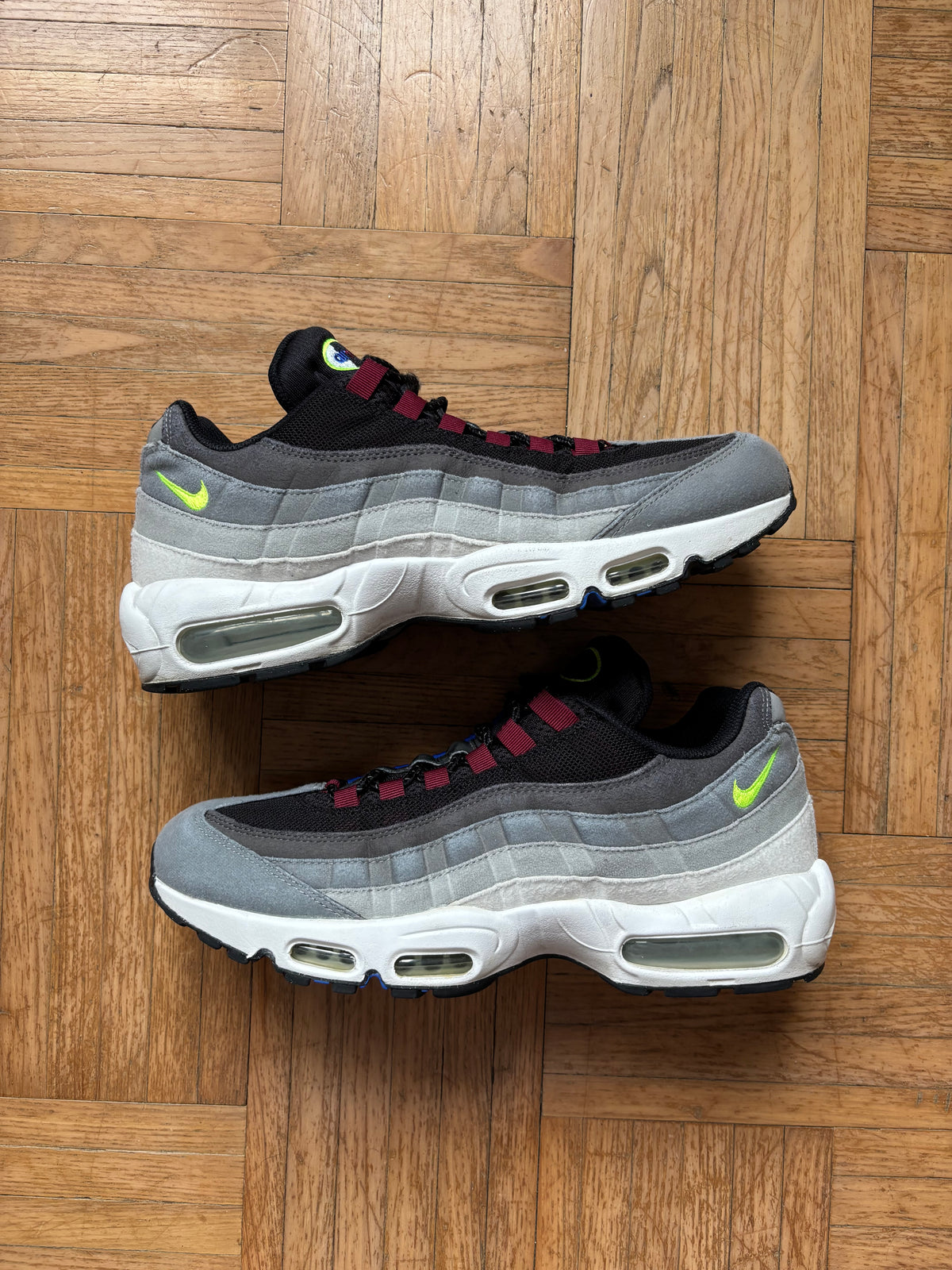 Nike Air Max 95 Gris Noir Vert Fluo | Sneakers Vintage - 44