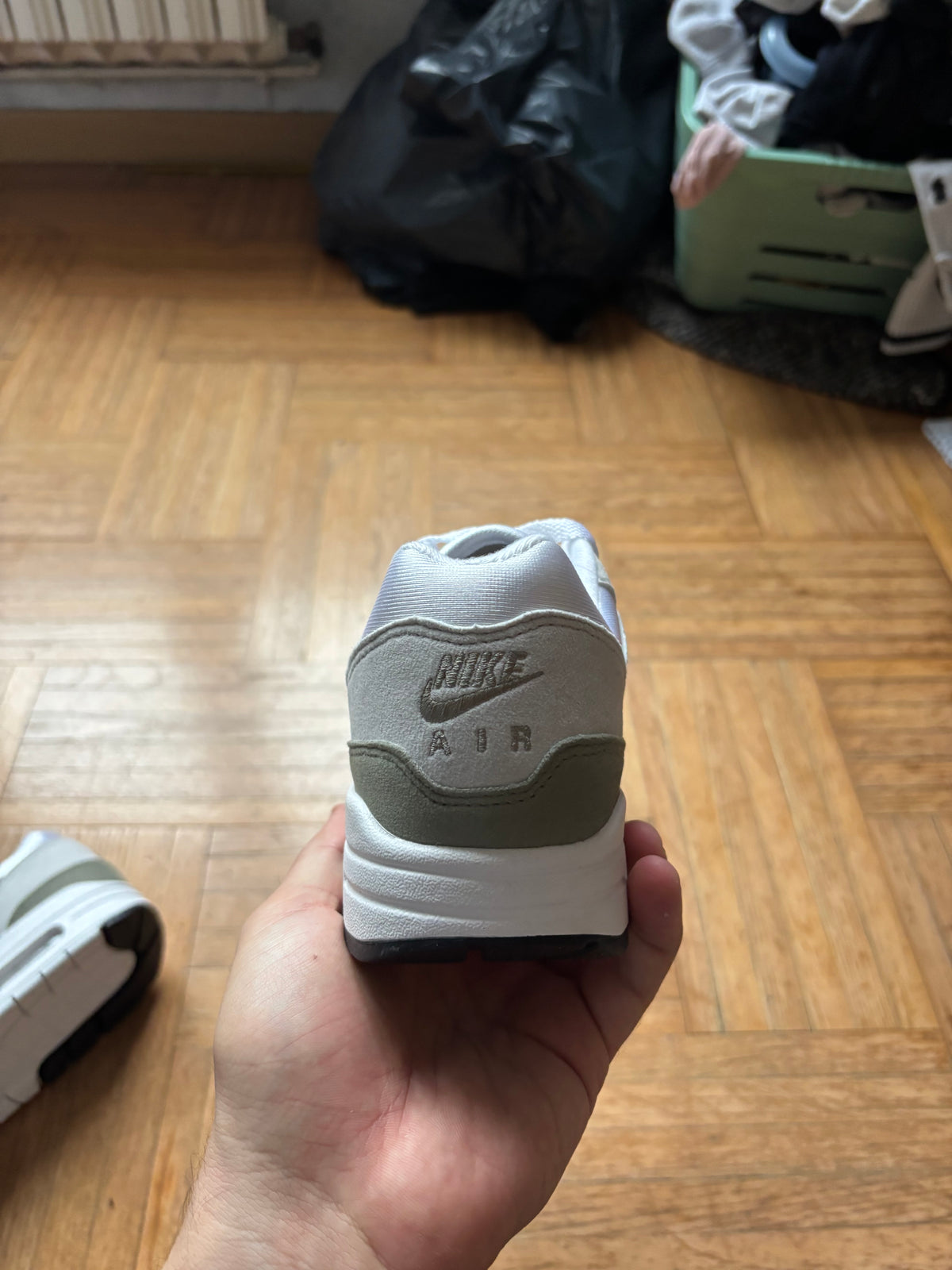 Nike Air Max 1 Vert Kaki Beige | Sneakers Rétro - 40