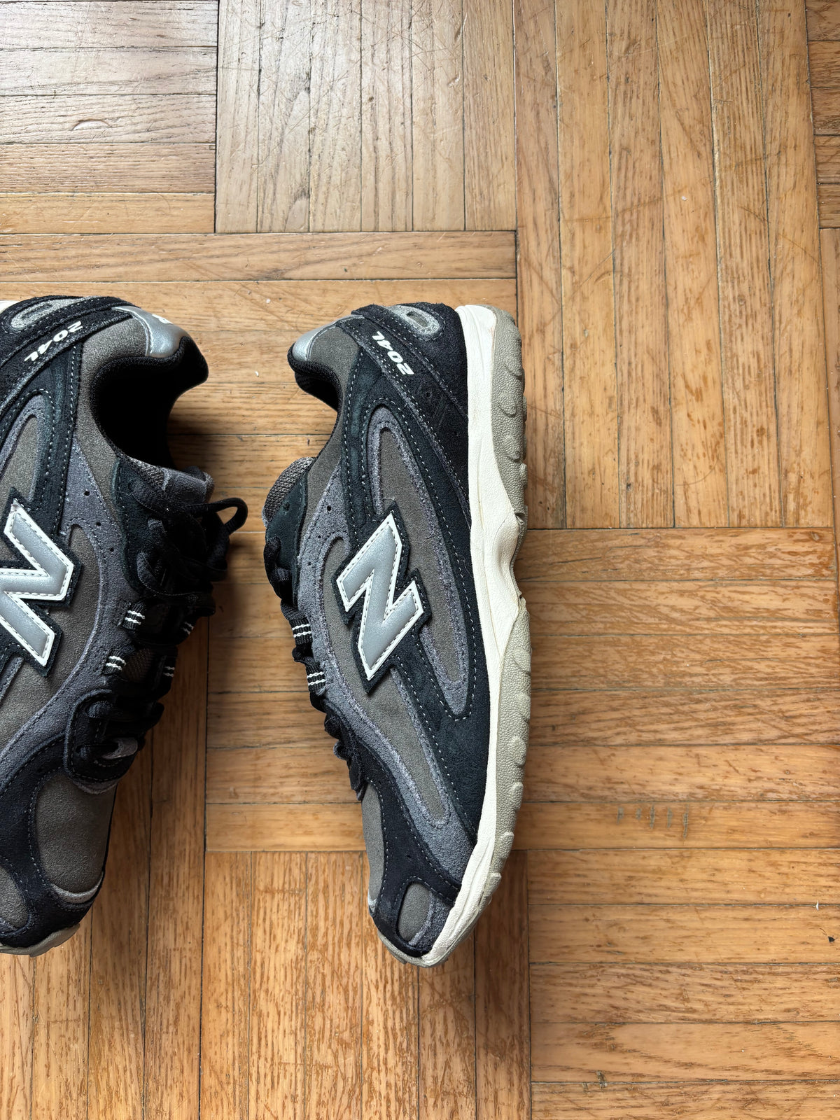 New Balance 204L Gris Noir | Sneakers Vintage - 39.5