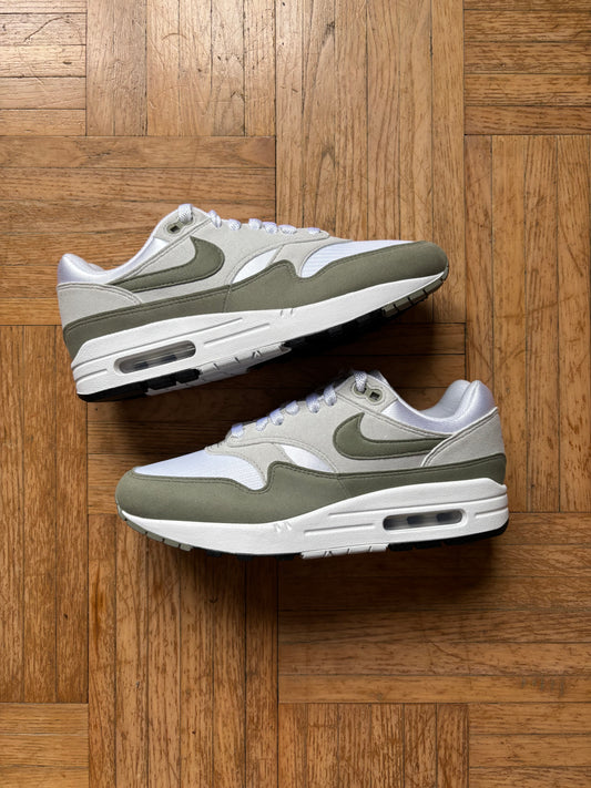 Nike Air Max 1 Vert Kaki Beige | Sneakers Rétro - 40