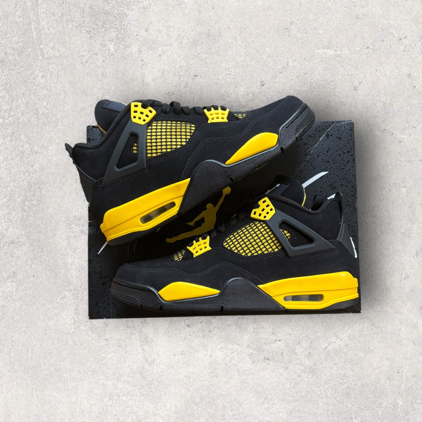 Jordan 4 Rétro Thunder (Taille 43)