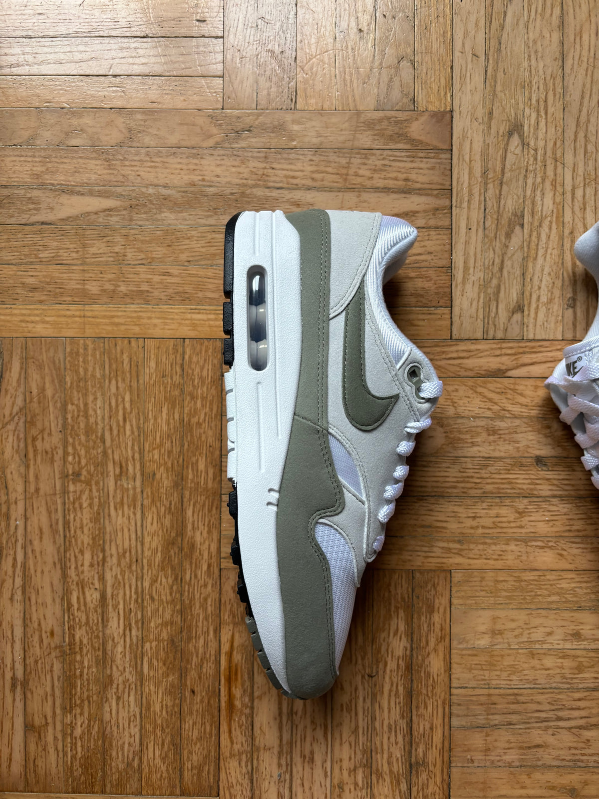 Nike Air Max 1 Vert Kaki Beige | Sneakers Rétro - 40