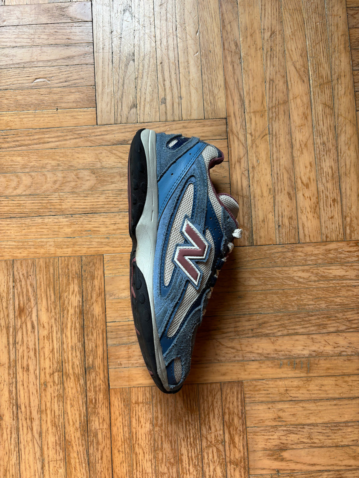 New Balance 204L Bleu Marine Bordeaux | Sneakers Vintage - 37