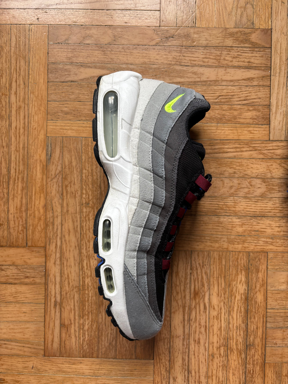 Nike Air Max 95 Gris Noir Vert Fluo | Sneakers Vintage - 44